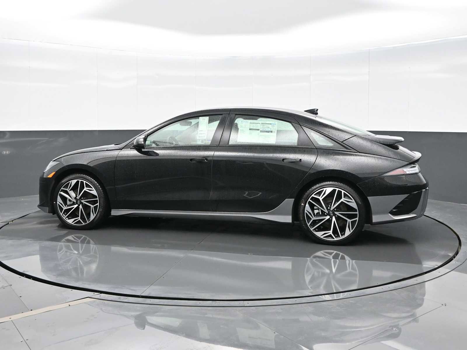 New 2024 Hyundai Ioniq 6 SEL image 5