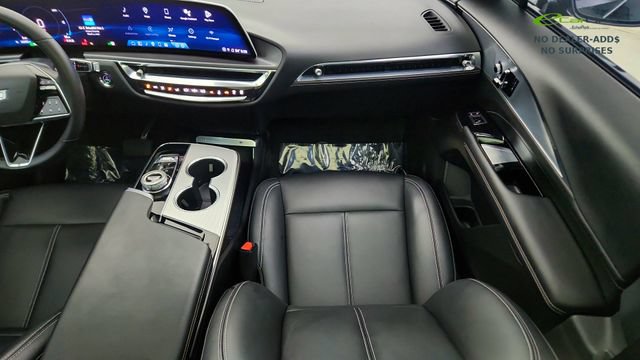 Used 2024 Cadillac Lyriq Tech RWD image 39