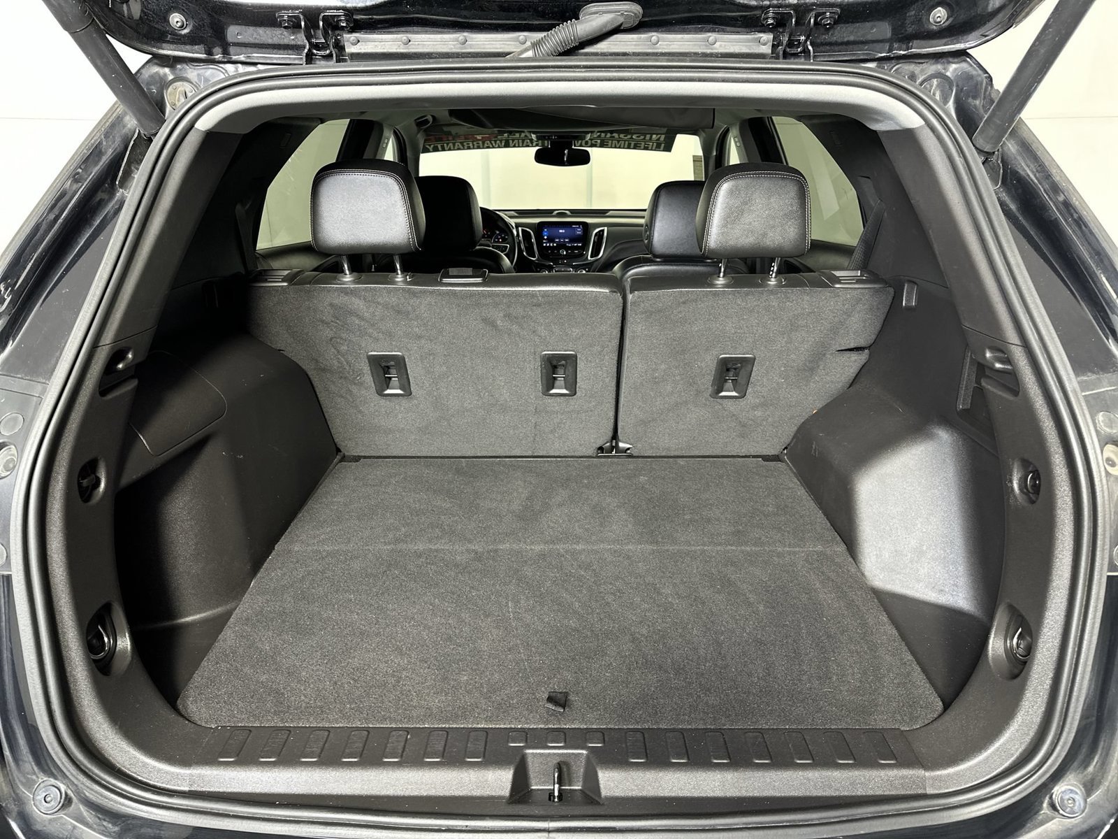 Used 2023 Chevrolet Equinox Premier FWD image 25