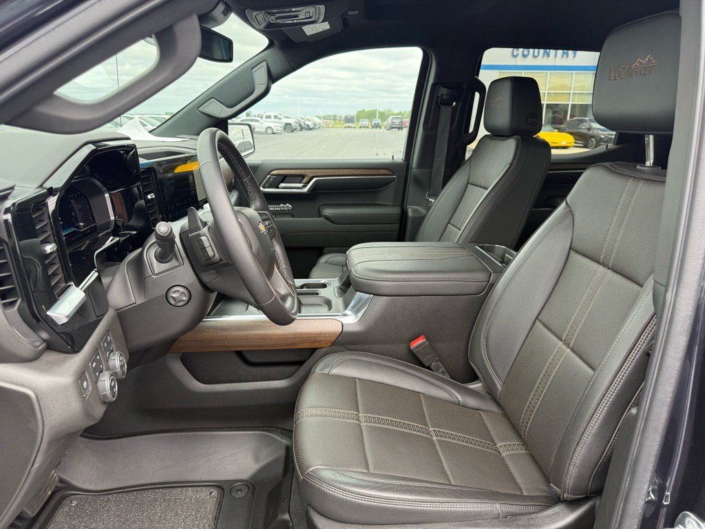 Used 2023 Chevrolet Silverado 1500 High Country AWD/4WD image 14
