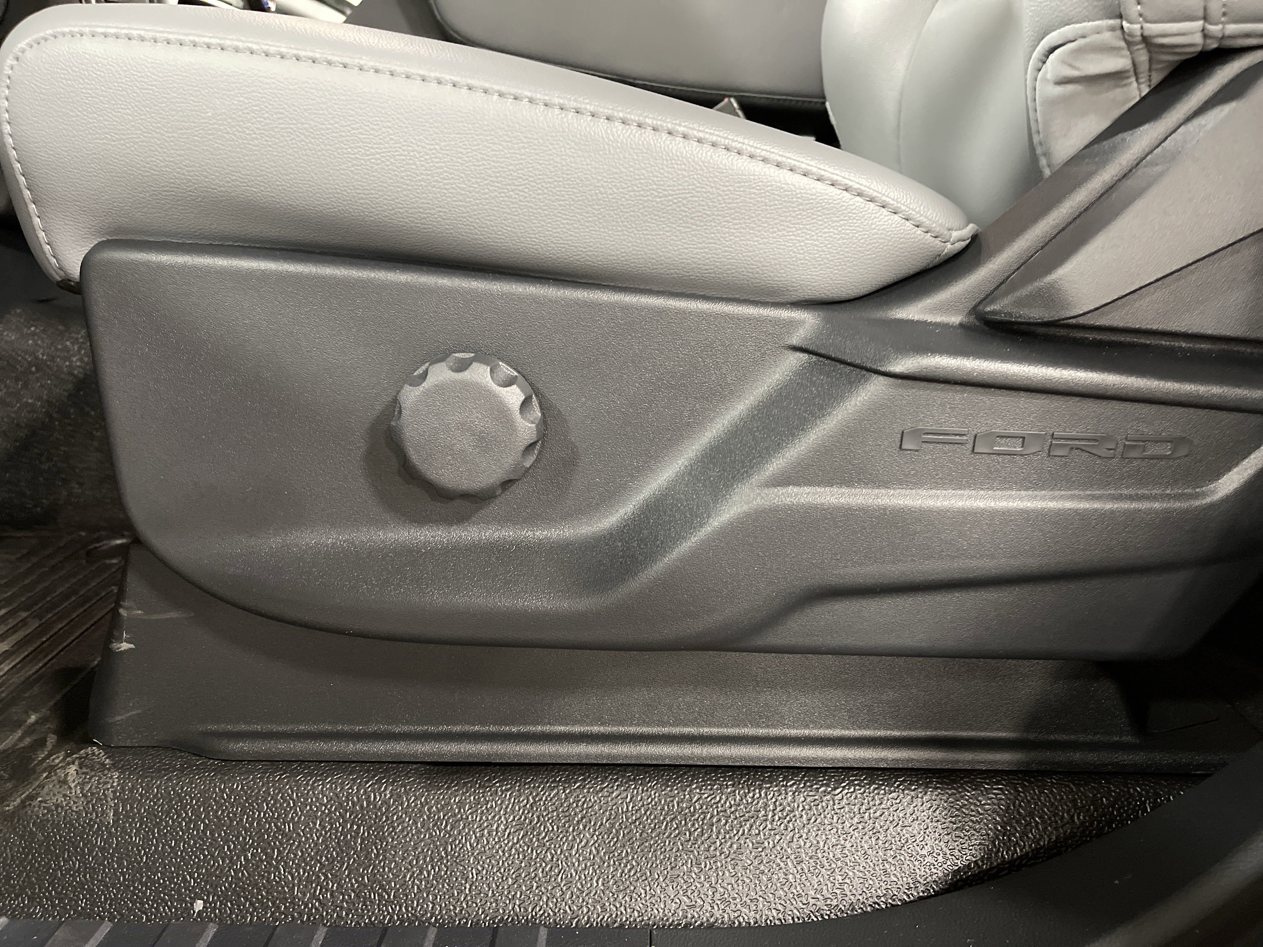 New 2025 Ford F550 4x4 Regular Cab Super Duty image 11