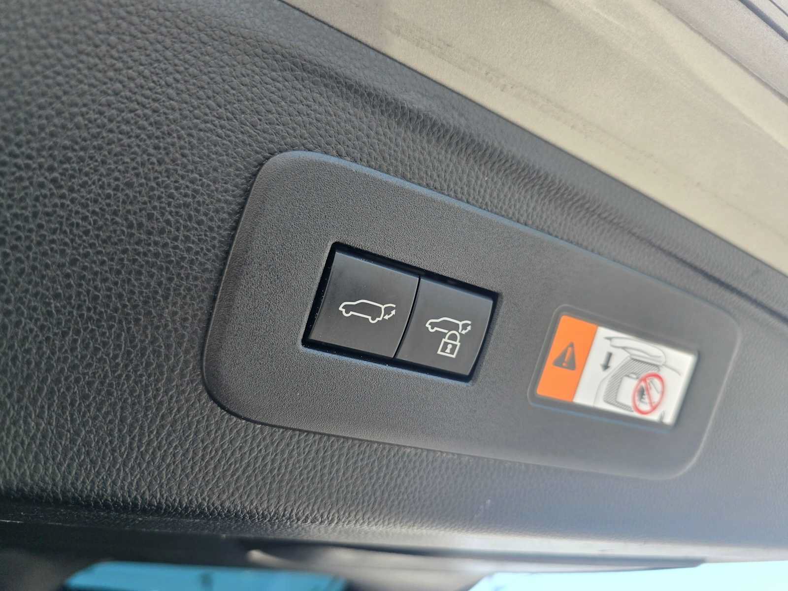 Used 2025 Lexus GX 550 w/ Cold Area Package AWD/4WD image 15
