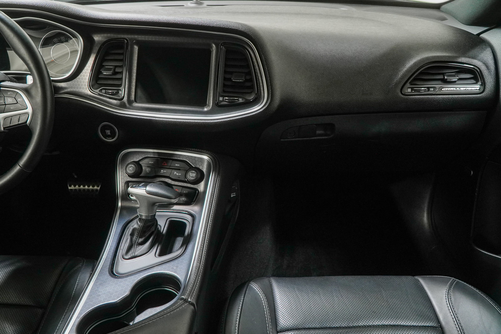 Used 2015 Dodge Challenger R/T Plus RWD image 37