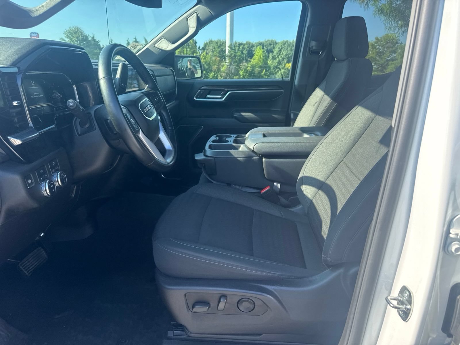 Used 2024 GMC Sierra 1500 Elevation AWD/4WD image 12