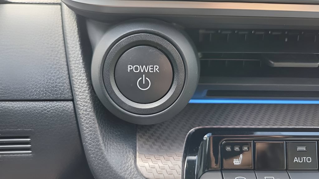 Certified 2026 Toyota Prius XLE FWD image 23