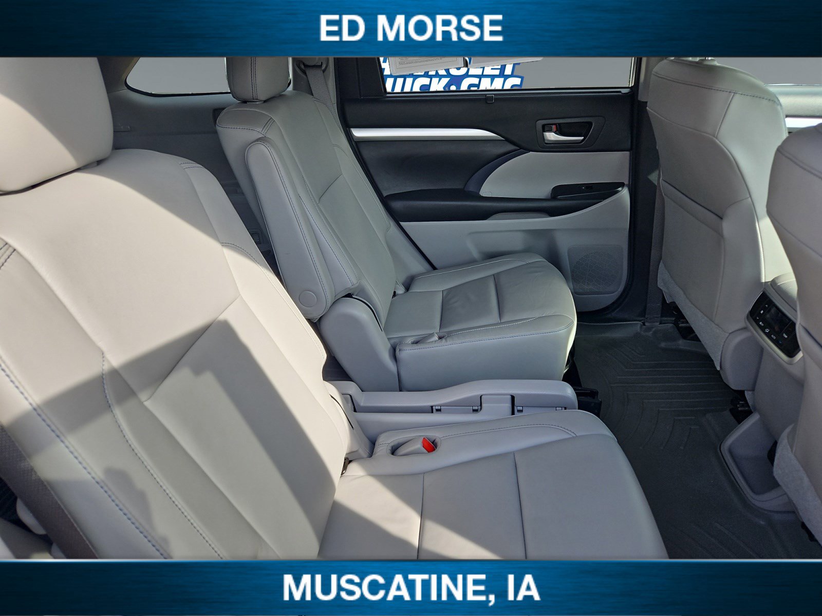 Used 2018 Toyota Highlander XLE image 17