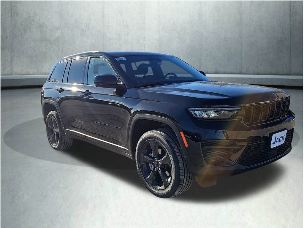 New 2025 Jeep Grand Cherokee Altitude image 9