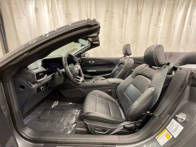 Used 2025 Ford Mustang Premium RWD image 17