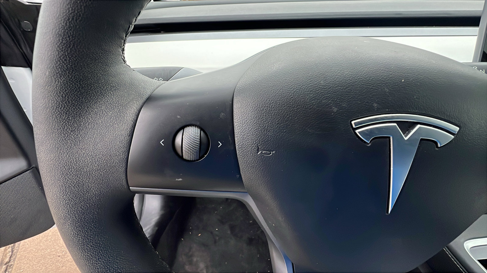 Used 2022 Tesla Model 3 Standard Range image 27