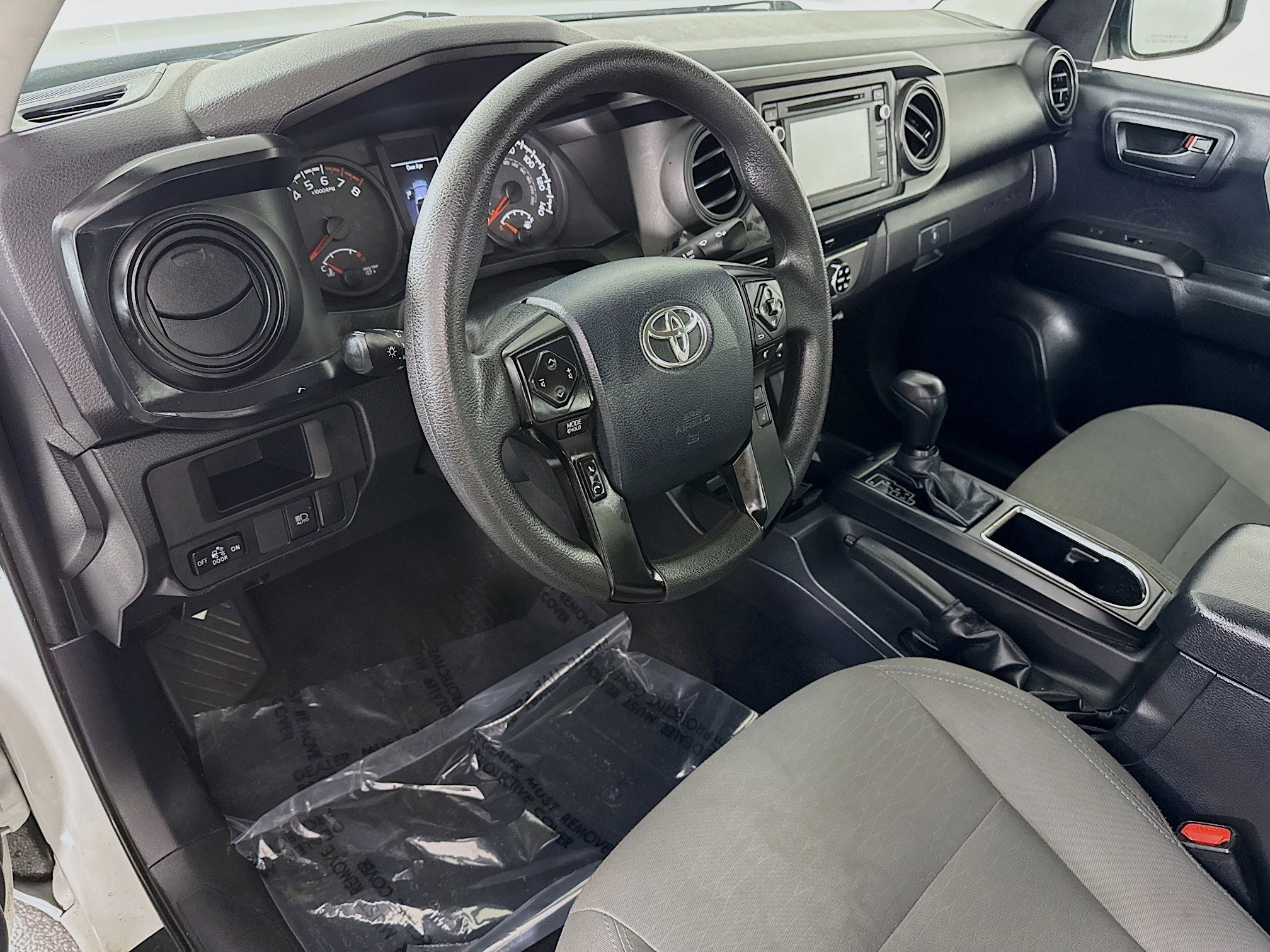Used 2018 Toyota Tacoma SR image 22