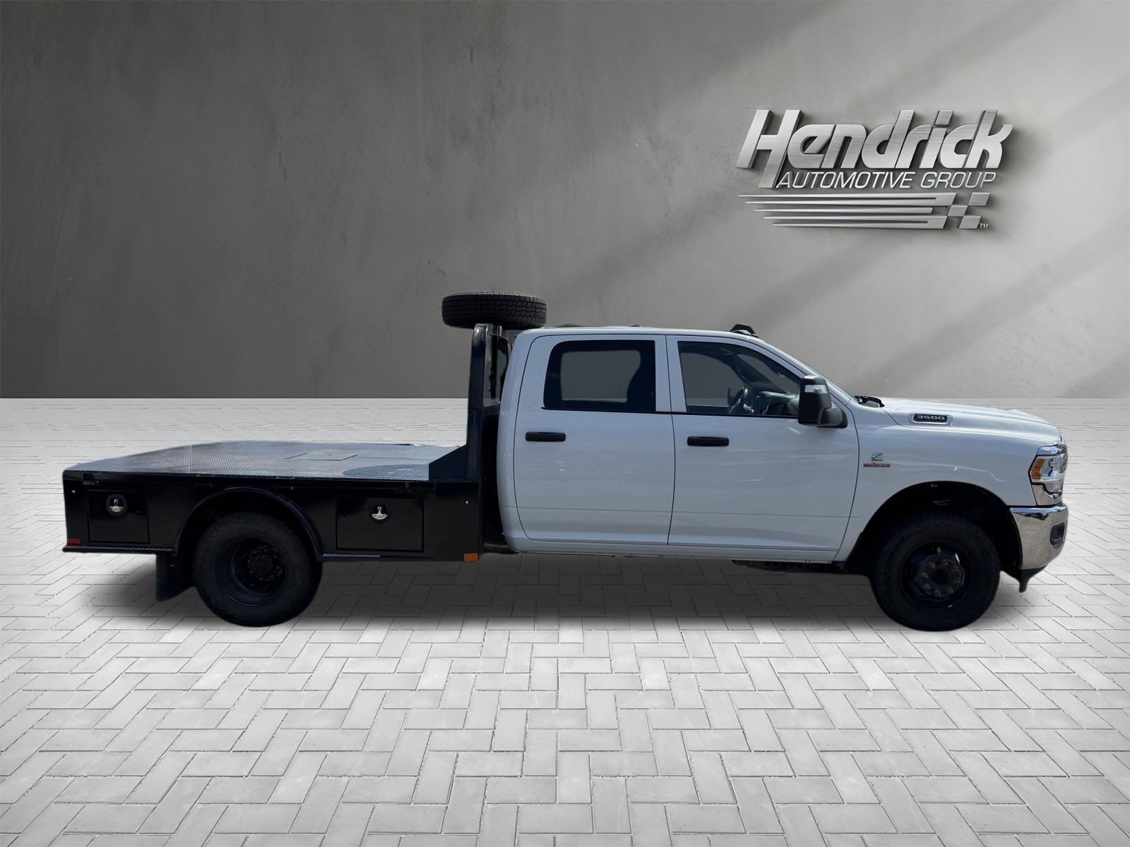 Used 2024 RAM 3500 Tradesman w/ Chrome Appearance Group AWD/4WD image 10