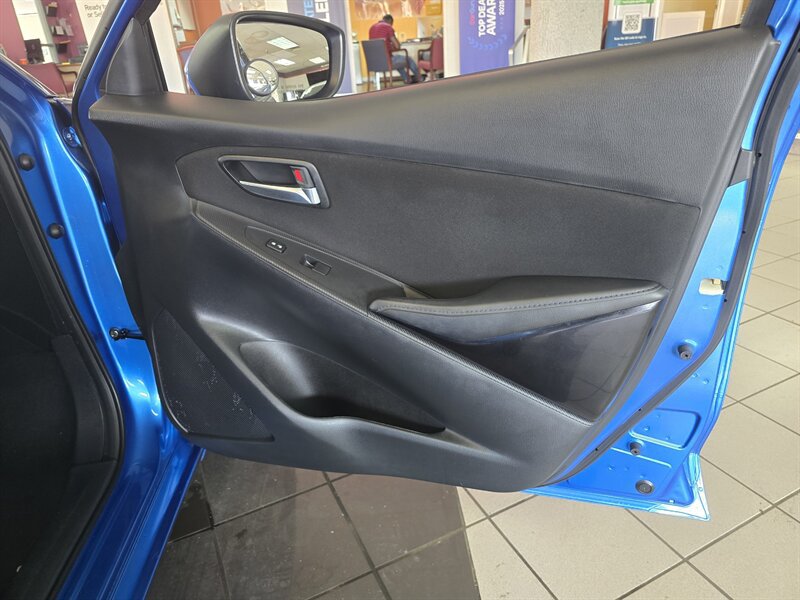 Used 2016 Scion iA FWD image 12