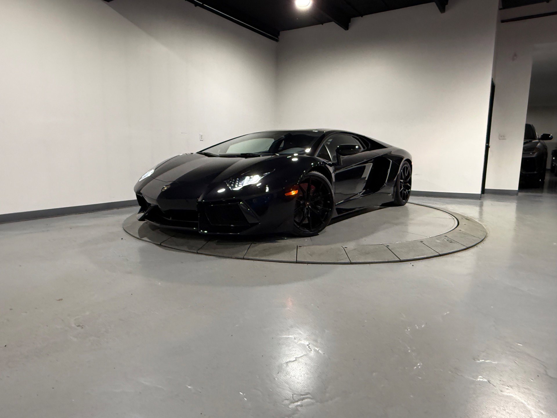 Used 2014 Lamborghini Aventador LP 700-4 image 10