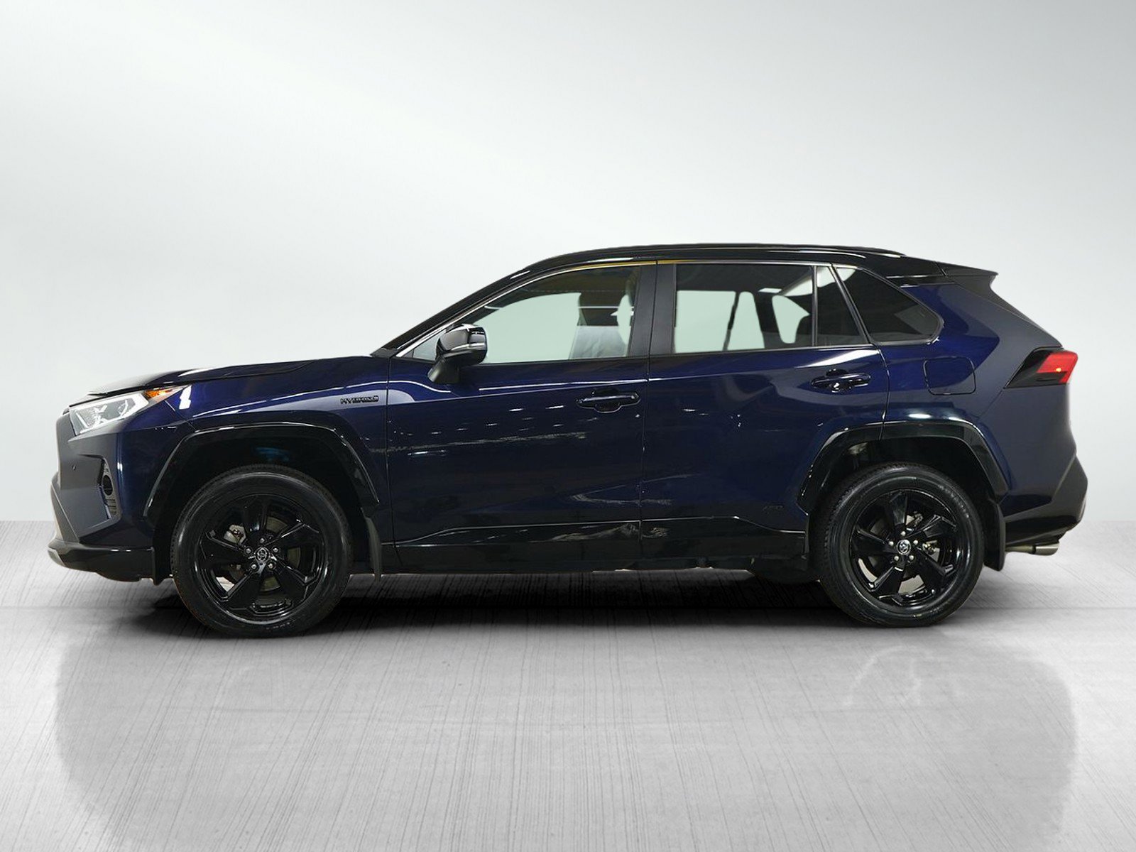 Used 2020 Toyota RAV4 XSE AWD/4WD image 2