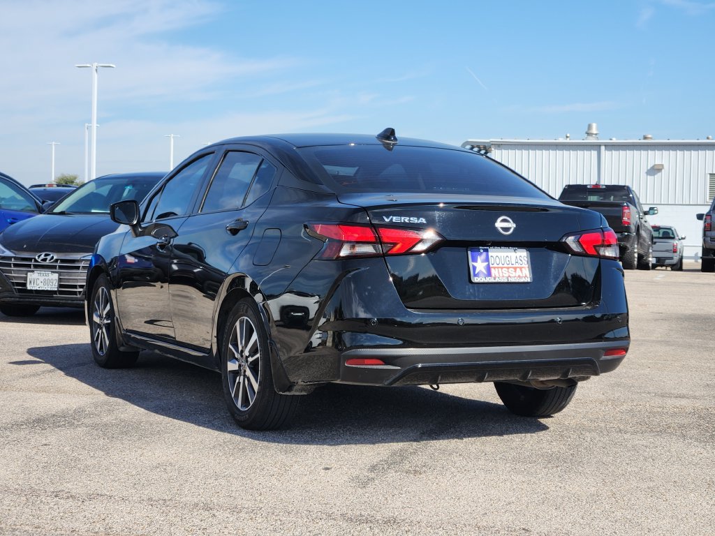 Used 2025 Nissan Versa SV w/ Trunk Package FWD image 4