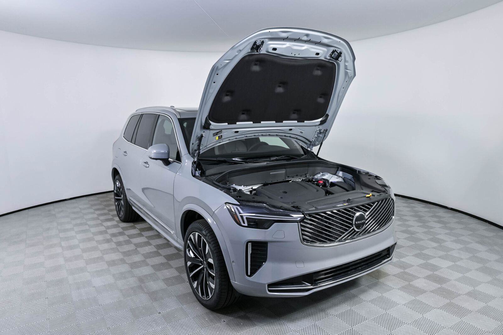 New 2026 Volvo XC90 B6 Plus w/ Protection Package Premier AWD/4WD image 33