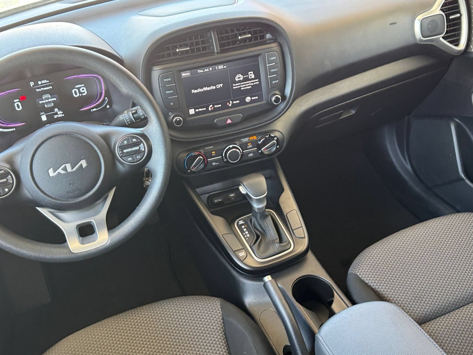 Used 2025 Kia Soul LX w/ LX Technology Package FWD image 20