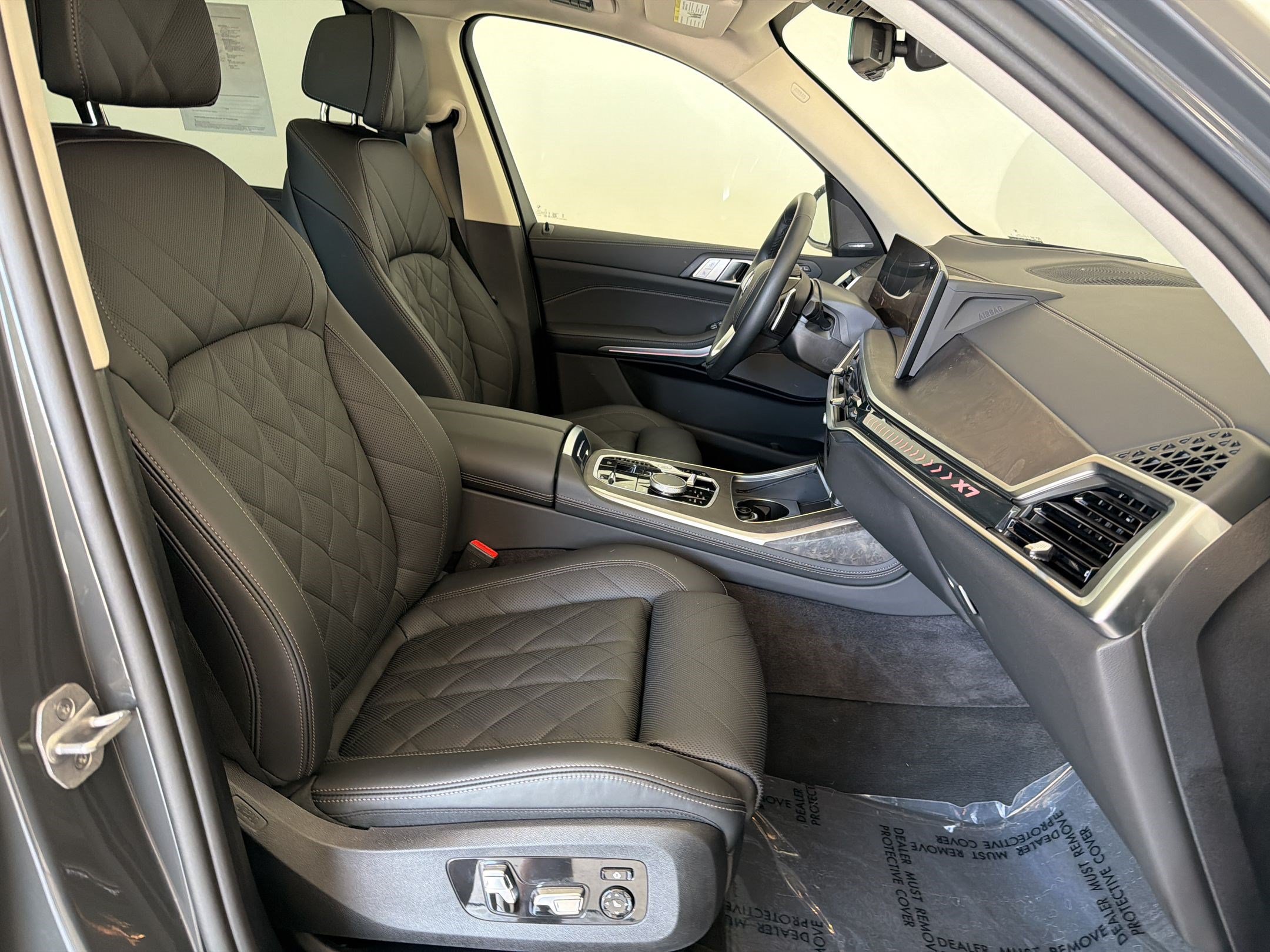 Used 2026 BMW X7 xDrive40i w/ Premium Package AWD/4WD image 25