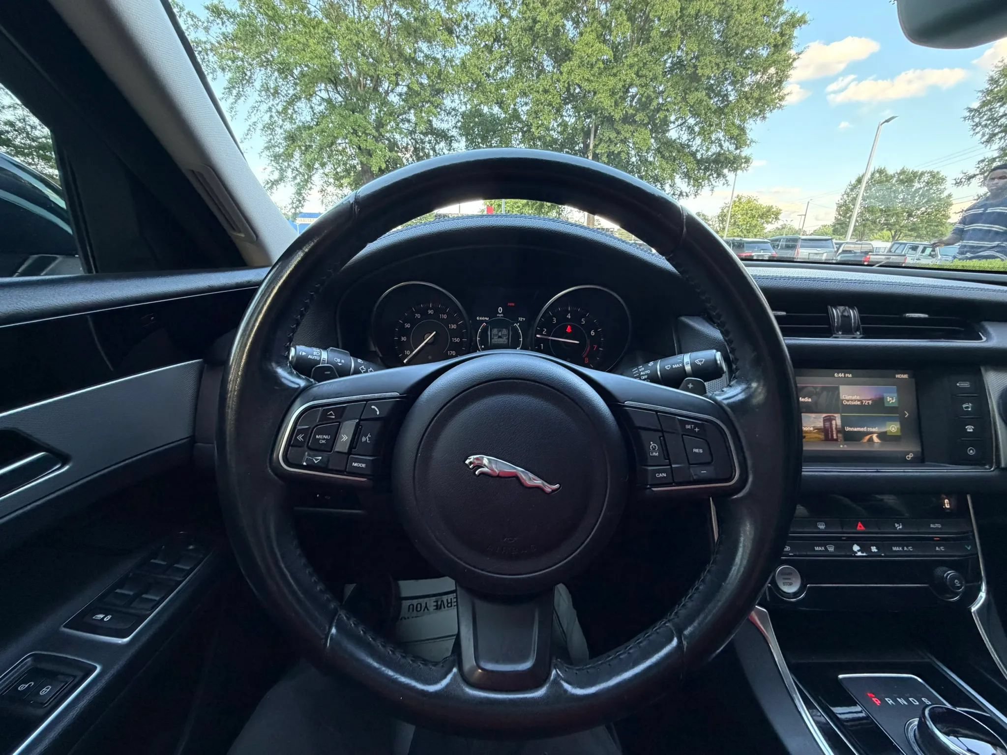 Used 2018 Jaguar XF AWD image 23