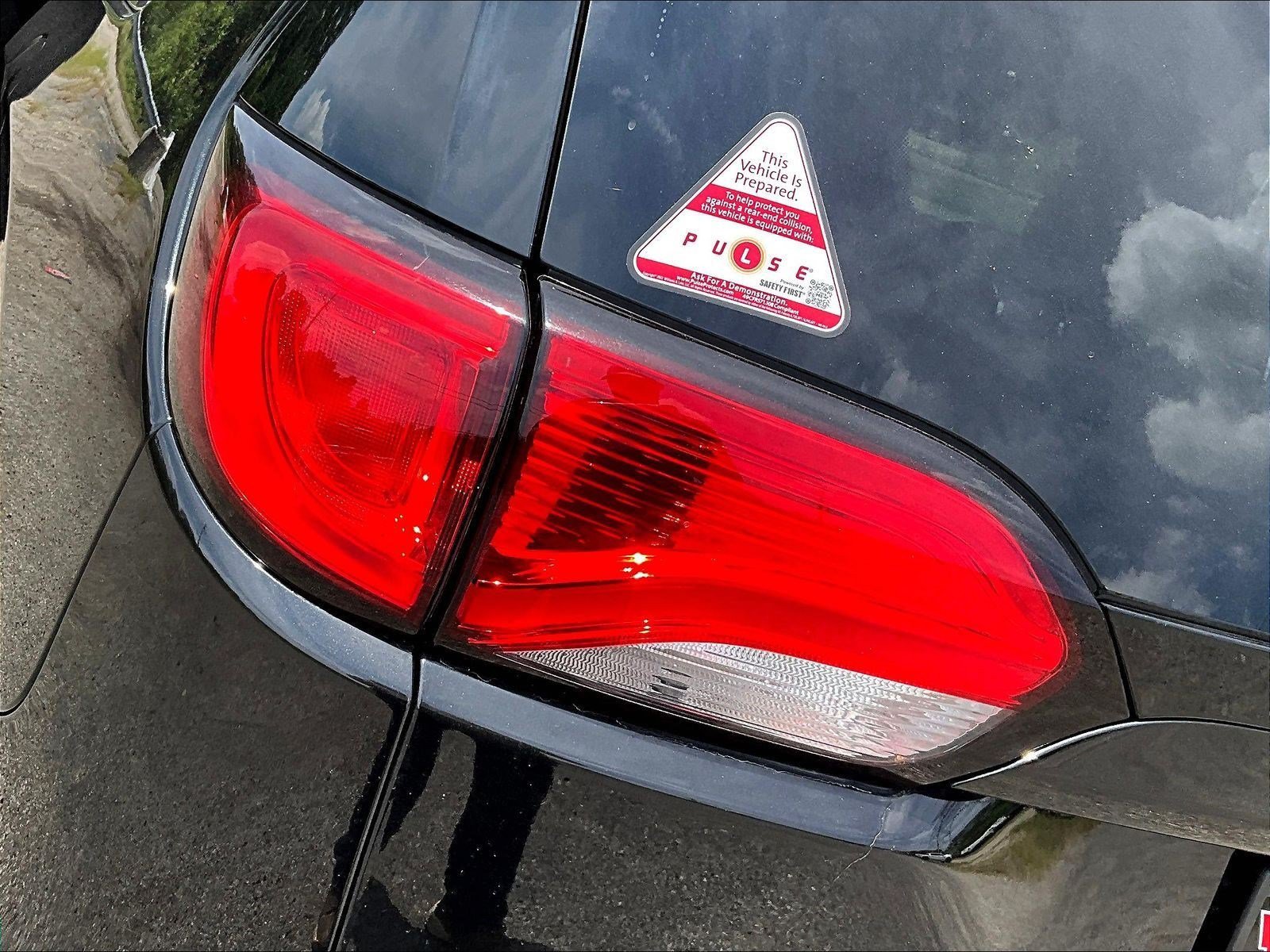 Used 2017 Chrysler Pacifica Touring-L FWD image 24