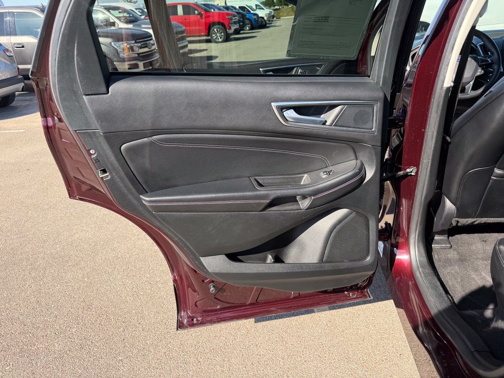 Used 2024 Ford Edge Titanium AWD/4WD image 12