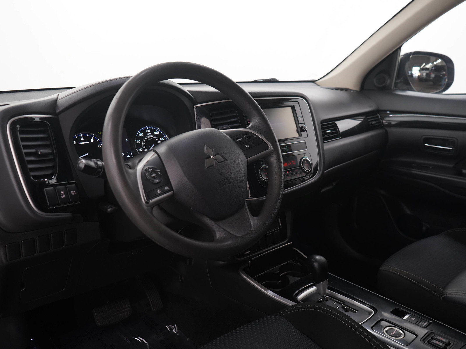 Used 2019 Mitsubishi Outlander ES AWD/4WD image 23