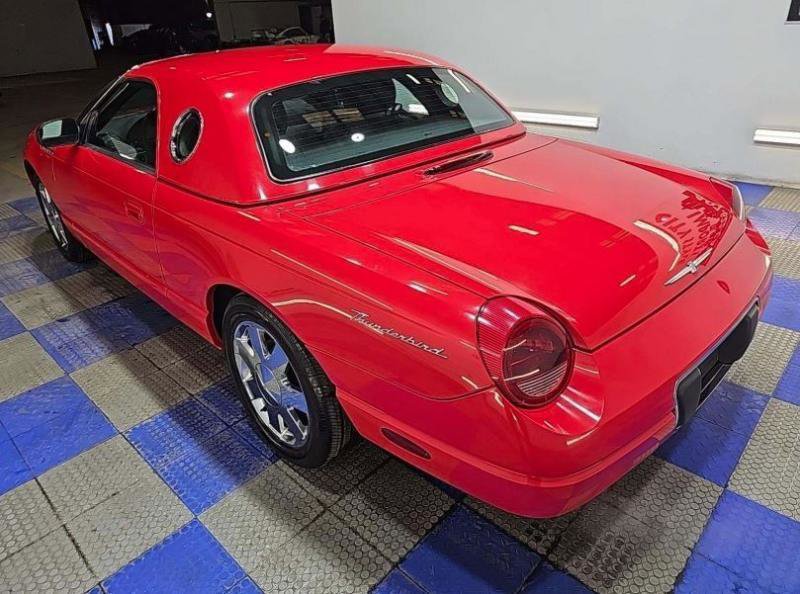 Used 2002 Ford Thunderbird Deluxe image 3