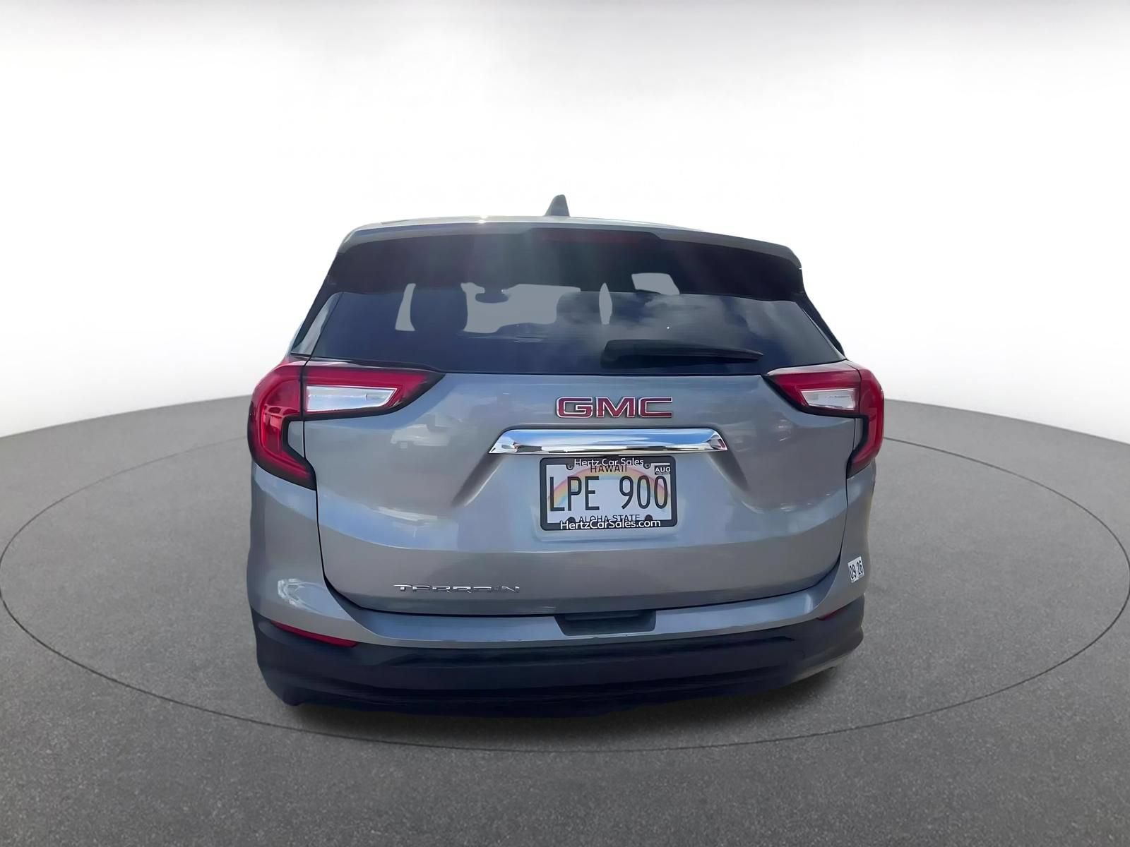 Used 2024 GMC Terrain SLE FWD image 10
