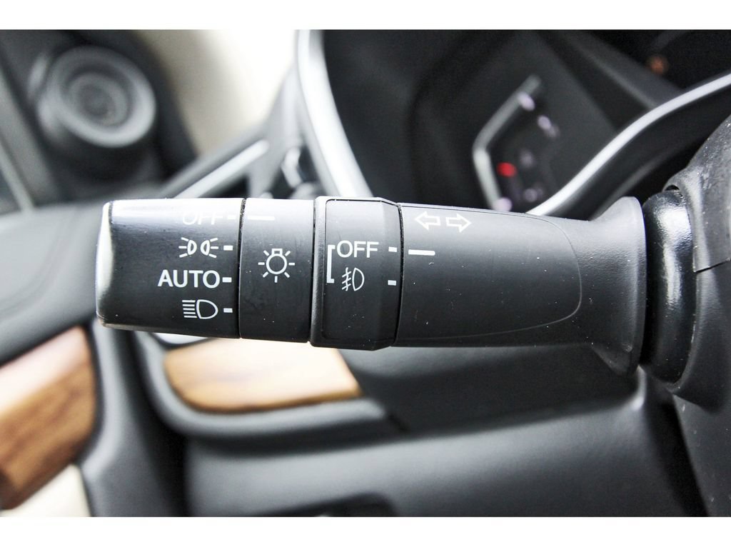 Used 2018 Honda CR-V Touring image 18