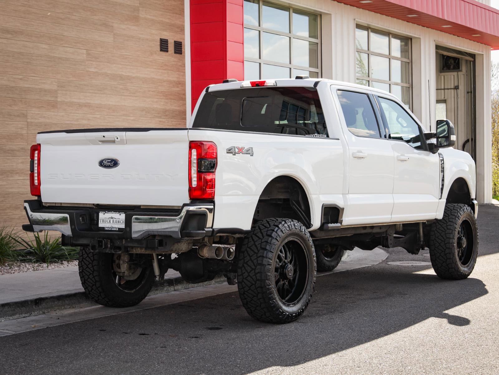 Used 2024 Ford F250 Lariat image 3