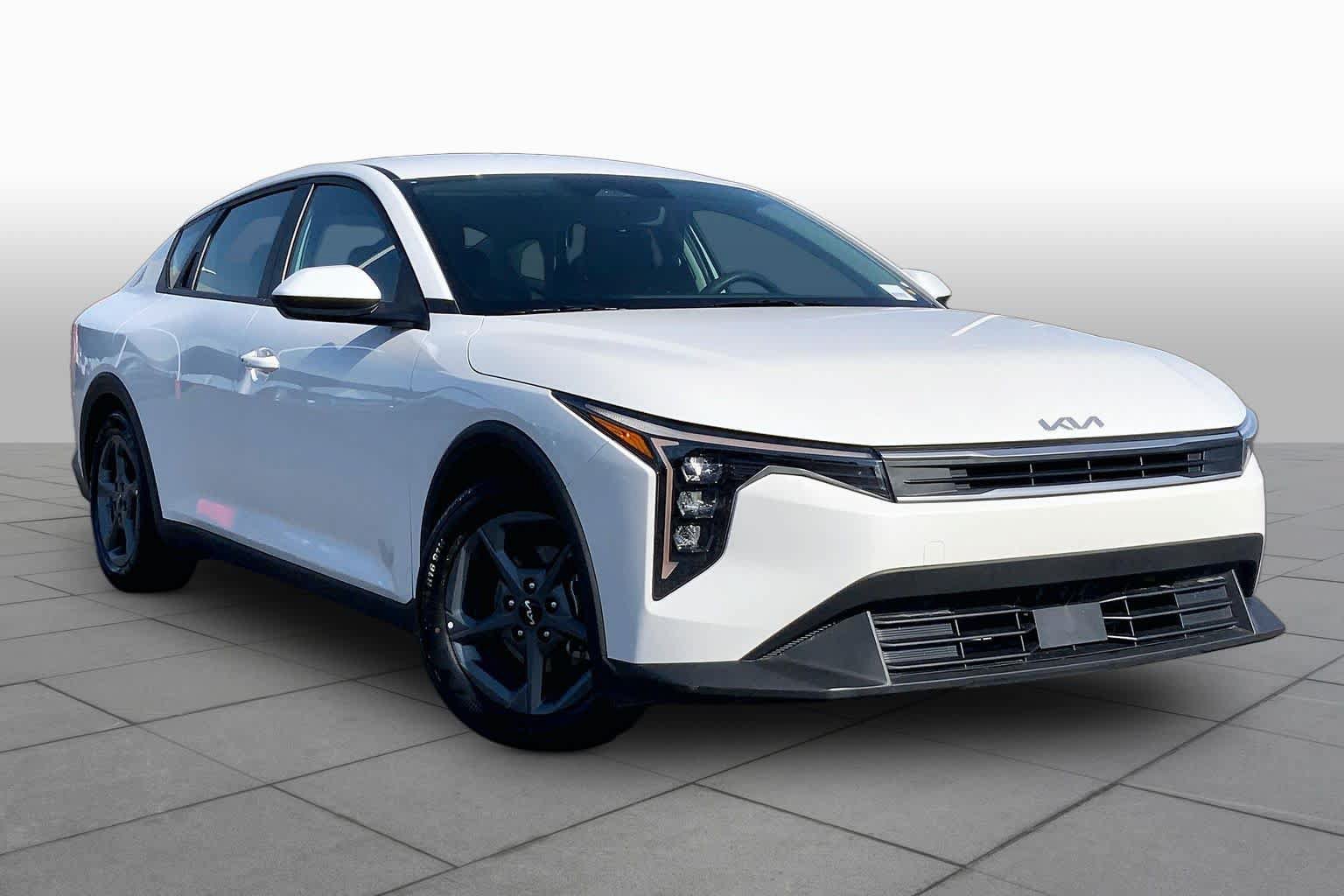 Used 2025 Kia K4 FWD image 3