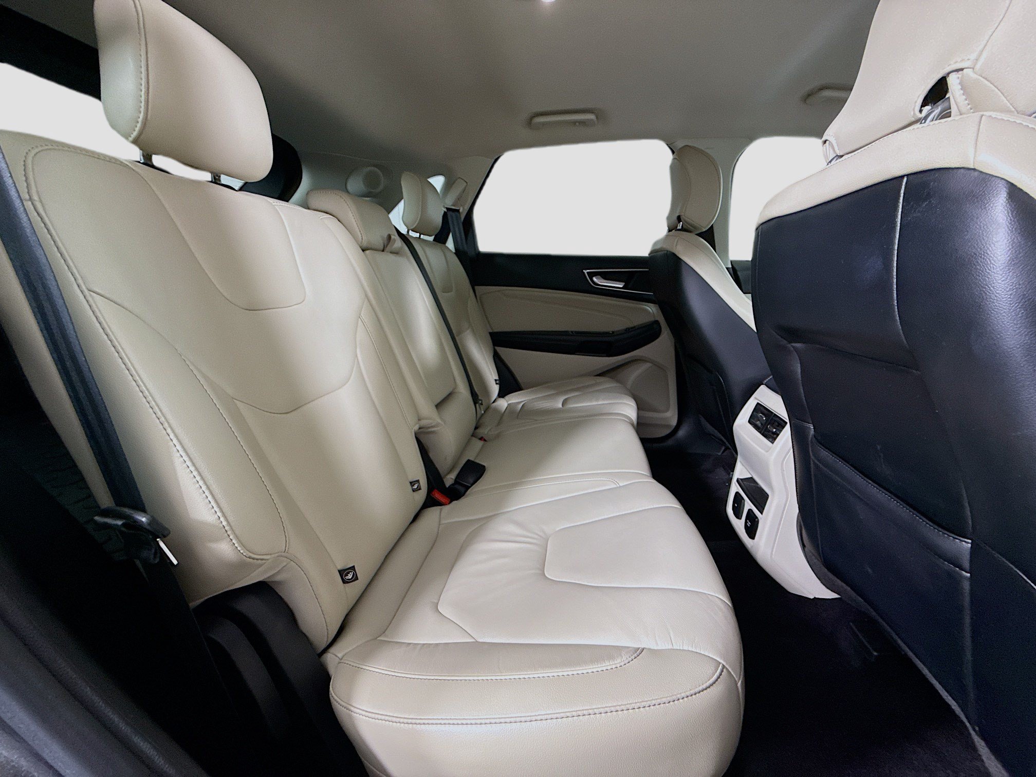 Used 2017 Ford Edge Titanium w/ Technology Package FWD image 27
