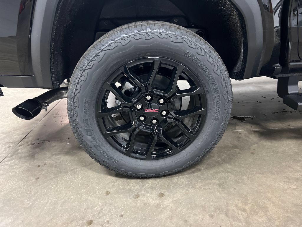 New 2026 GMC Canyon Denali w/ LPO, Denali Black Edition AWD/4WD image 10