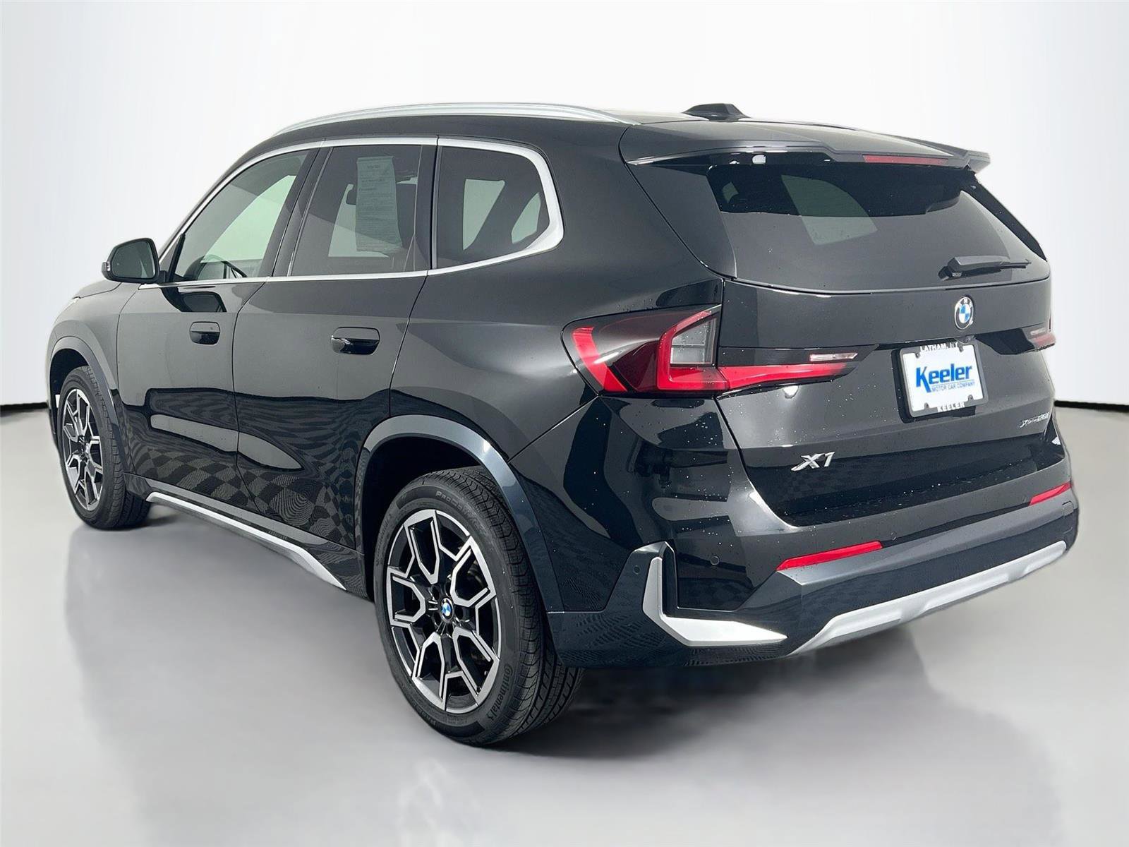 Certified 2023 BMW X1 xDrive28i w/ Convenience Package AWD/4WD image 4