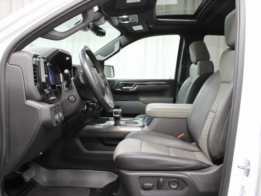 Used 2023 Chevrolet Silverado 1500 ZR2 image 9