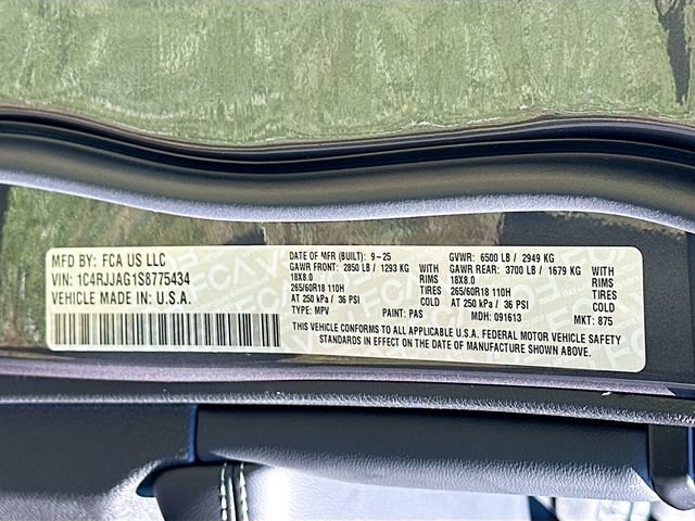 New 2025 Jeep Grand Cherokee L Laredo image 20