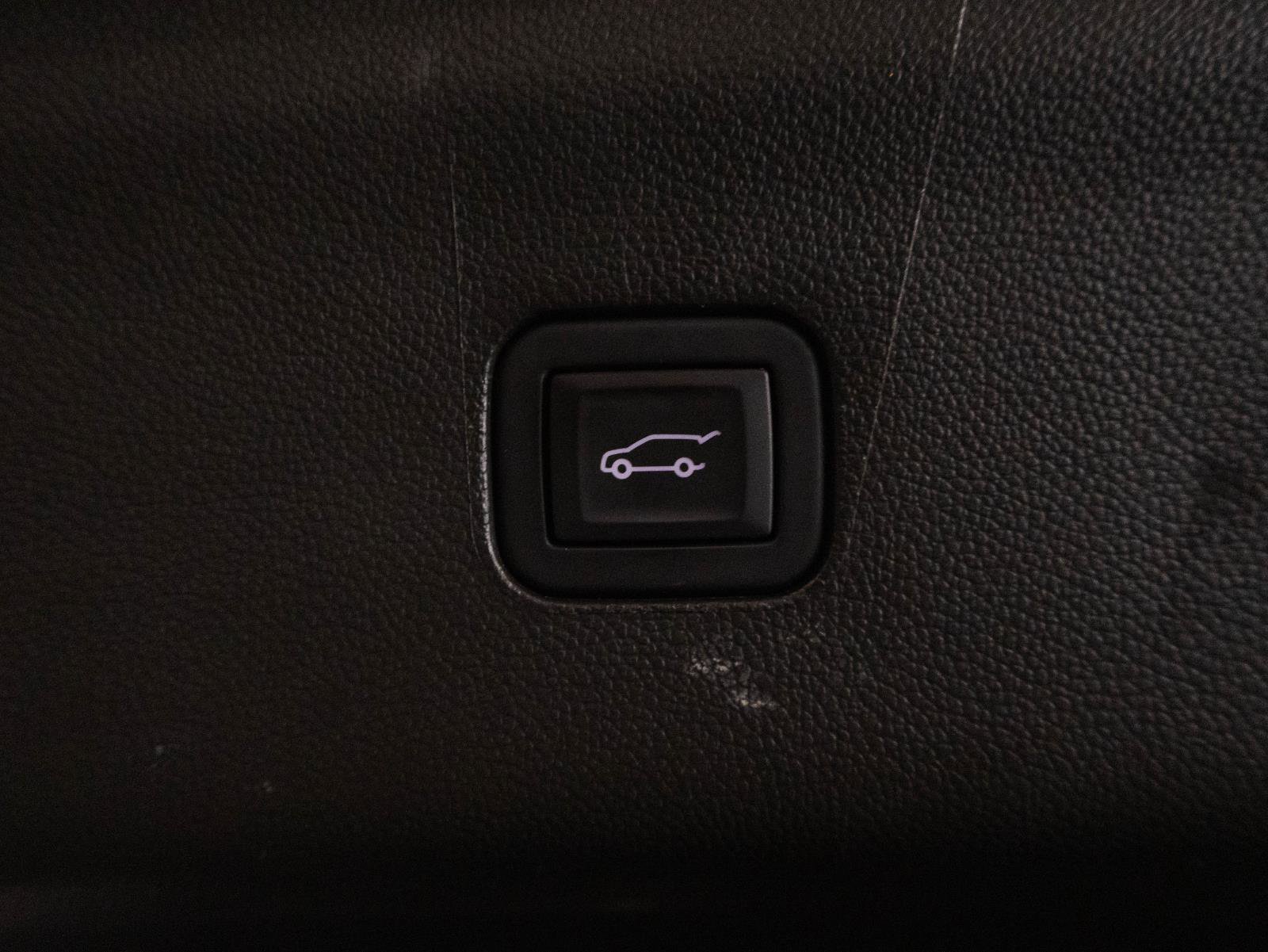 Used 2024 Buick Enclave Essence w/ Sound and Sites Package image 25