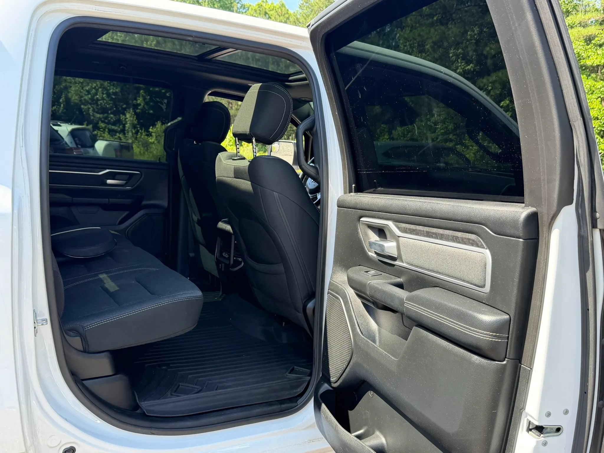Used 2020 RAM 1500 Big Horn AWD/4WD image 4