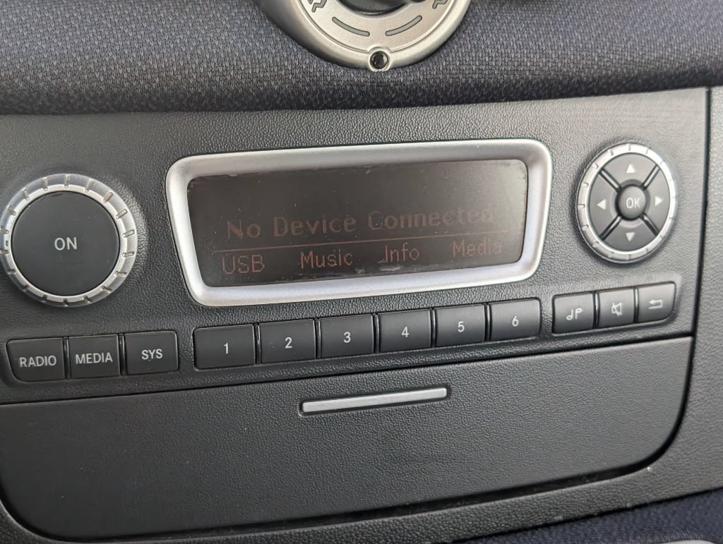Used 2014 smart fortwo pure RWD image 15
