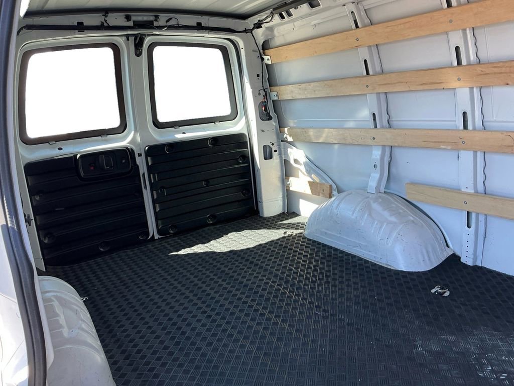 Used 2024 GMC Savana 2500 w/ Driver Convenience Package image 23