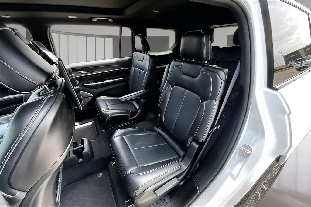Used 2023 Jeep Grand Cherokee L Overland w/ Rear Seat Video Group I AWD/4WD image 26