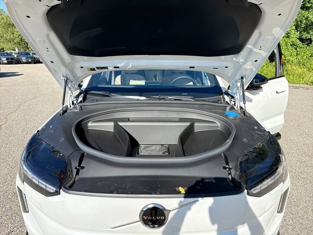 New 2026 Volvo EX90 Plus AWD/4WD image 18