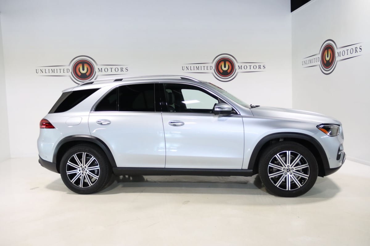 Used 2025 Mercedes-Benz GLE 350 4MATIC w/ Winter Package image 5