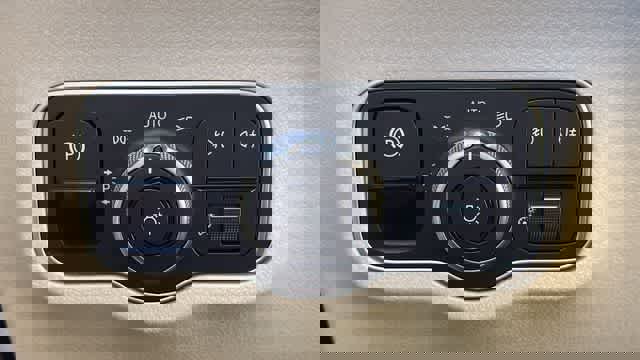 Certified 2025 Mercedes-Benz GLB 250 4MATIC image 16