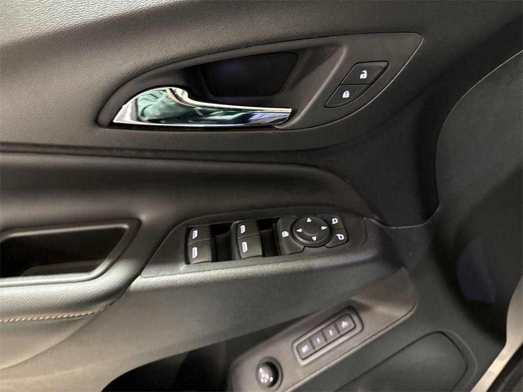 Used 2019 Chevrolet Equinox Premier image 21
