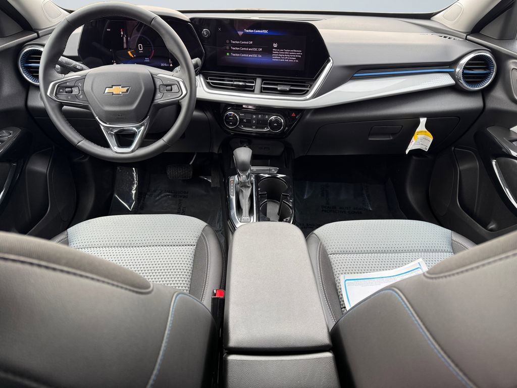 Used 2025 Chevrolet Trax LT w/ Driver Confidence Package image 10