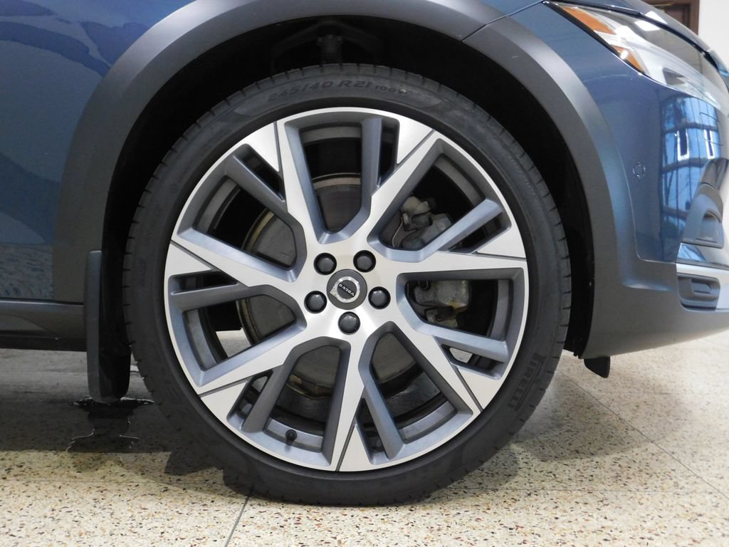 Used 2023 Volvo V90 B6 Cross Country Ultimate AWD/4WD image 68