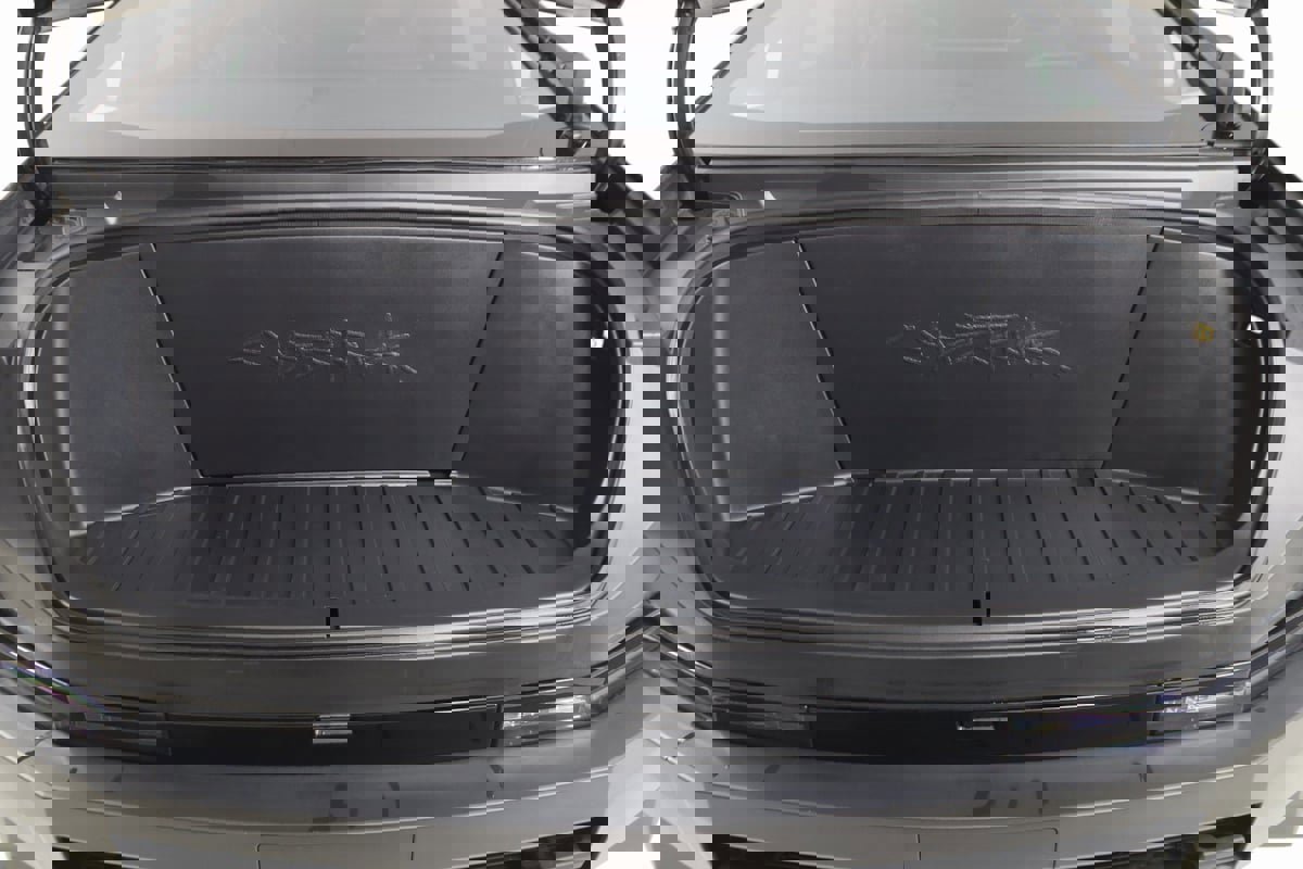 Used 2024 Tesla Cybertruck AWD Crew Cab image 22