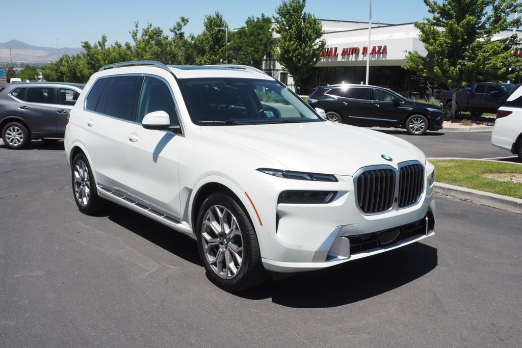 Used 2026 BMW X7 xDrive40i AWD/4WD image 9