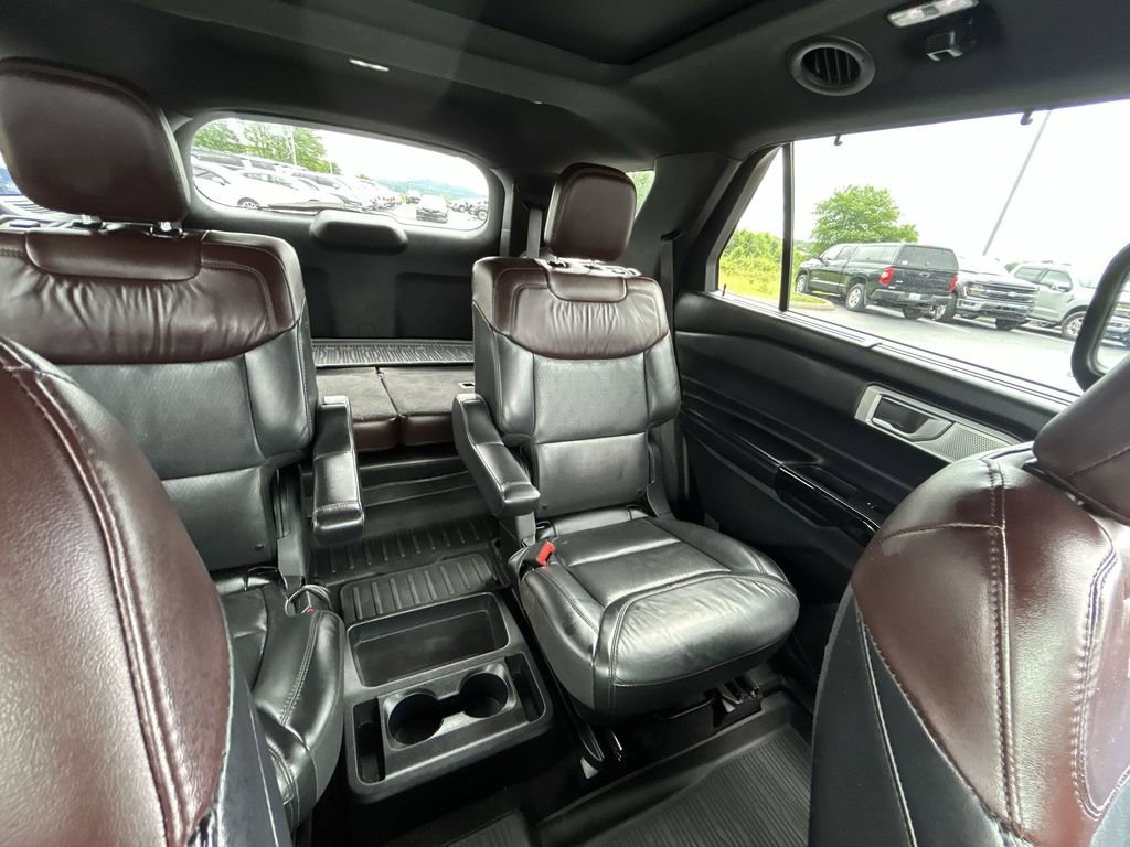 Used 2021 Ford Explorer Platinum w/ Equipment Group 601A AWD/4WD image 15